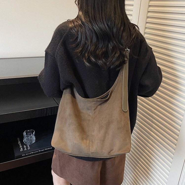 Cross border hot selling large capacity shoulder bag, new retro luxury handbag, commuting mother and daughter bag, crossbody bag