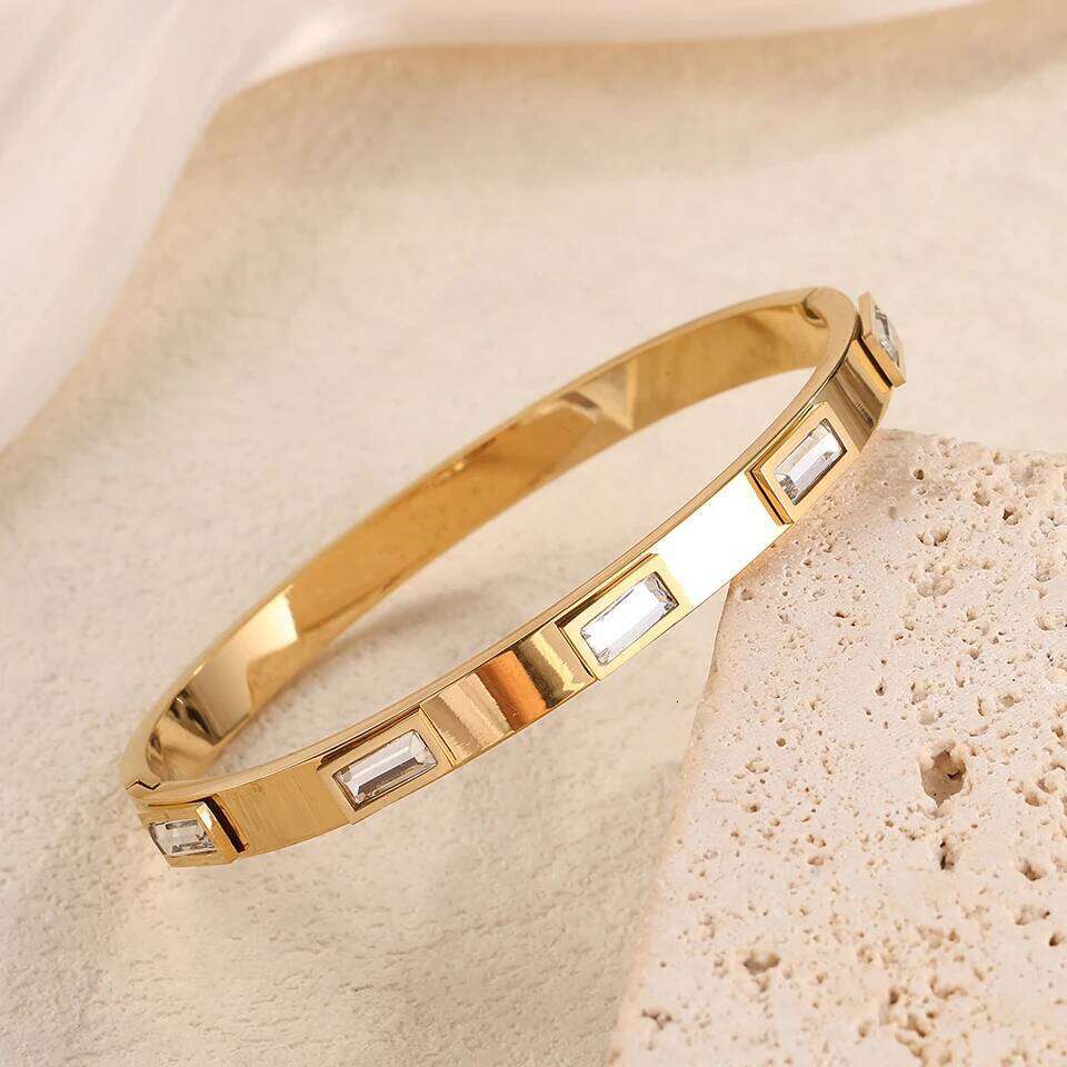 ZAKOL Luxury White Five-leaf Flower Stainless Steel Bracelets Geometric Zircon Bracelet Bangle Aesthetic Jewelry Gift