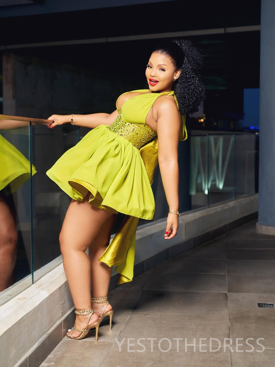 2026 Cocktail Dresses For Women Homecoming Dress Halter Chiffon Illusion Appliqued Beaded Lace Sexy Pearls Short Prom Dresses For African Nigeria Blac