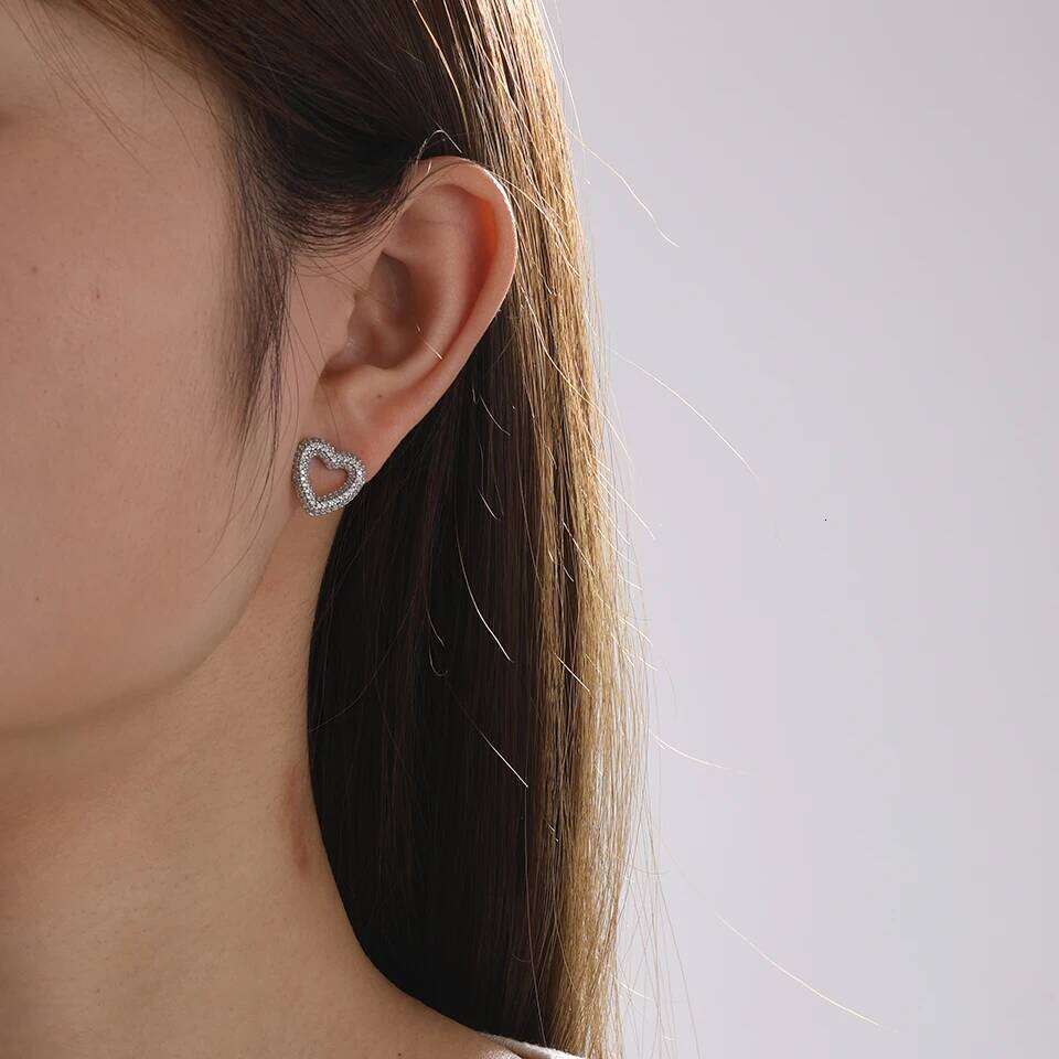 ZAKOL Gorgeous Micro-intact Zircon Hollow Heart Stud Earrings for Women Shining Niche Design Wedding Ear Accessories
