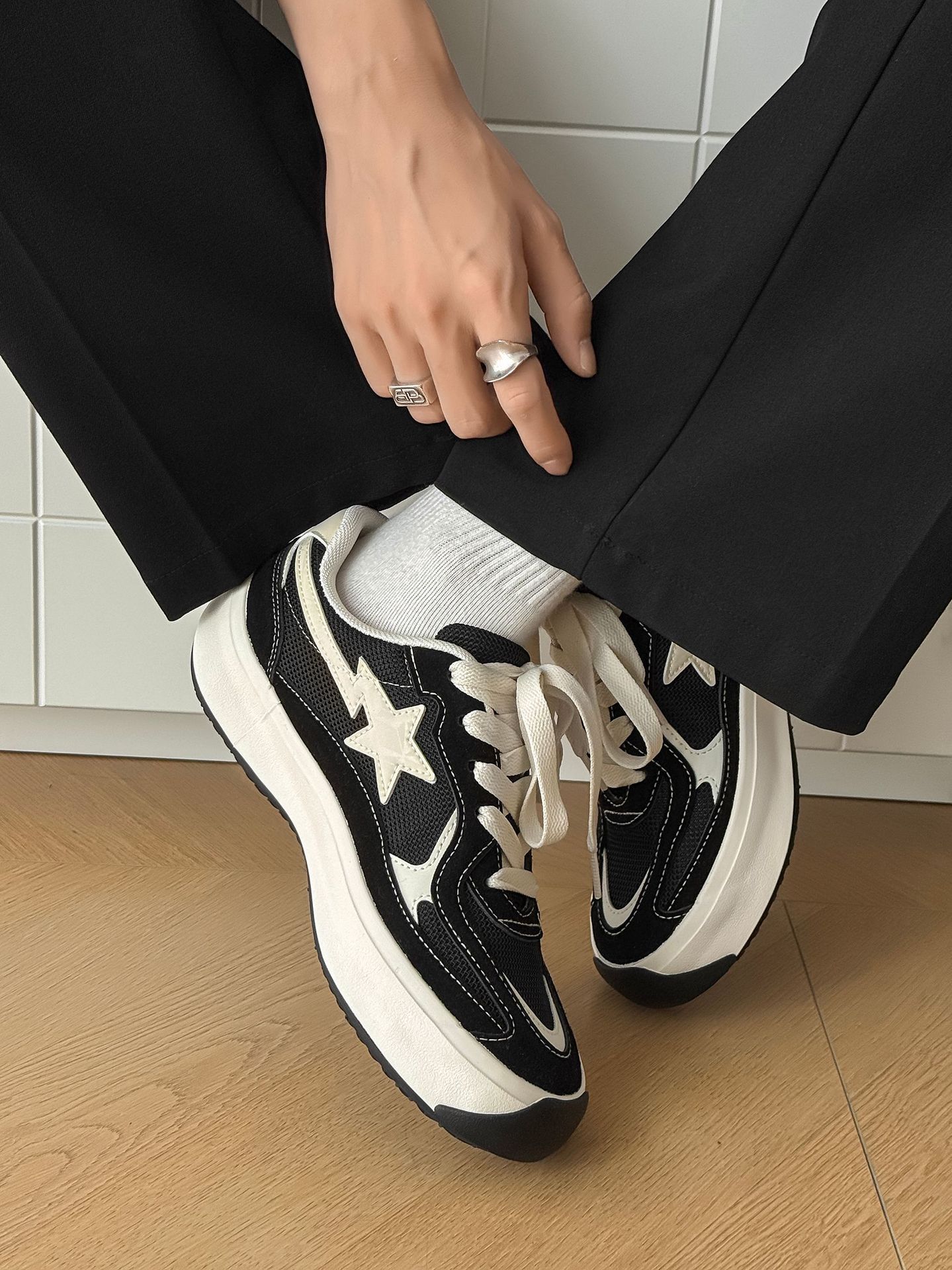 2026 New Design Mens Fashion Breathable Youth Trend Thick Sole Sneakers Versatile Retro Low Top Casual Shoes Free Shipping