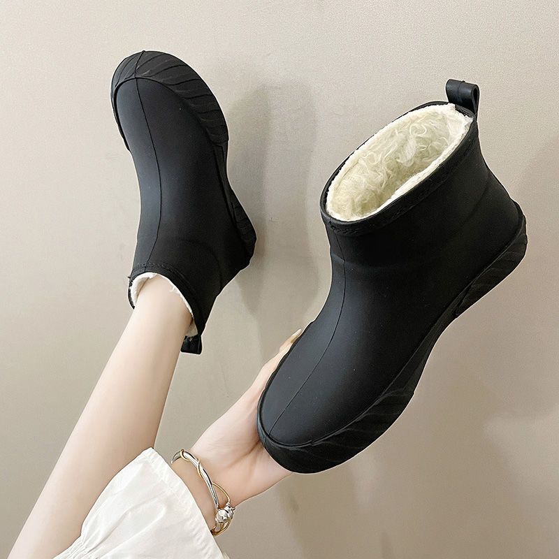 New winter cold resistant and warm rain boots for women, with thick wool lining and waterproof shoes, short tube rain boots, and snow boots