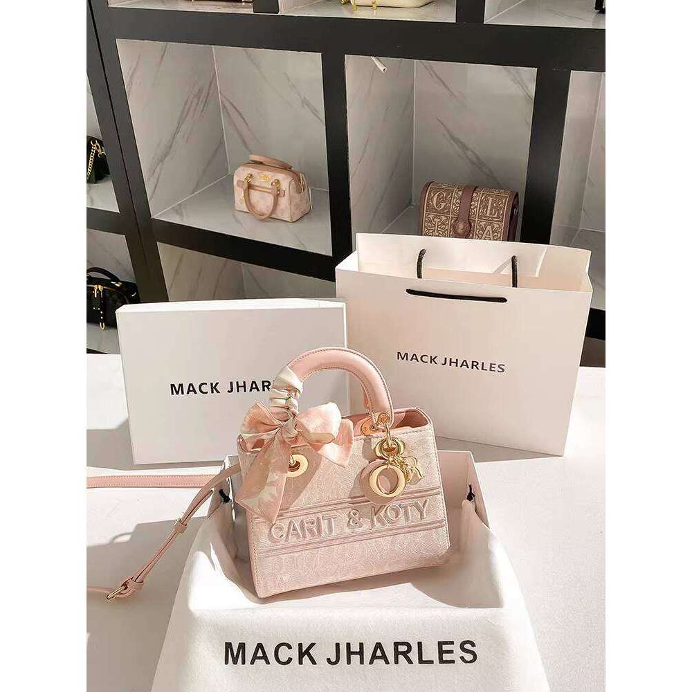 MACK JHARLES This Year's Trend Embroidered Princess Diana Bag Women's 2025 Autumn New High-end Handbag