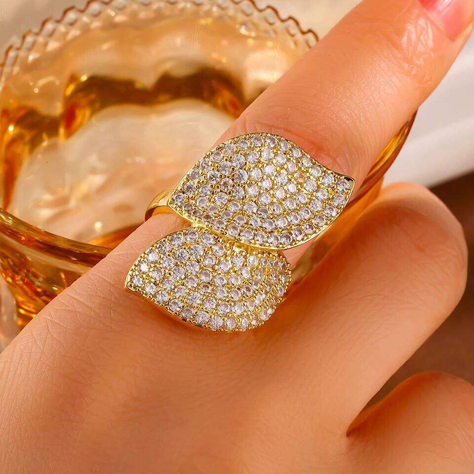 ZAKOL Fashion Shiny Zirconia Leaf Adjustable Opening Ring Elegant Gorgeous Crystal Female Engagement Wedding Jewelry