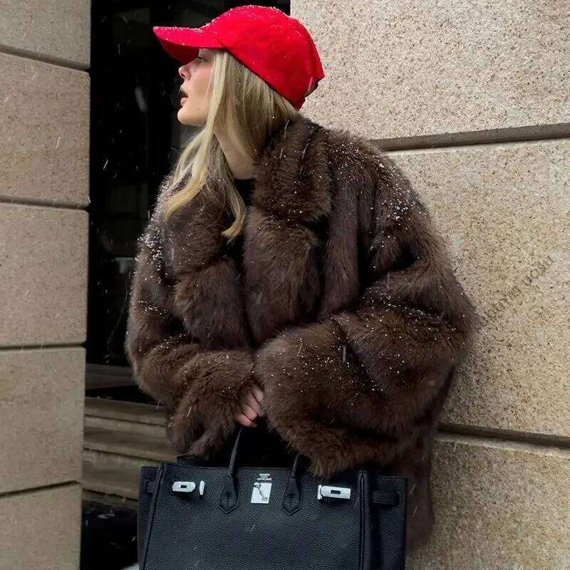 Brown Lapel Collar Warm Winter Cozy Coat Furry Faux Fur Jacket Fashion Vintage Iconic Vibe Outfit Fluffy Streetwear