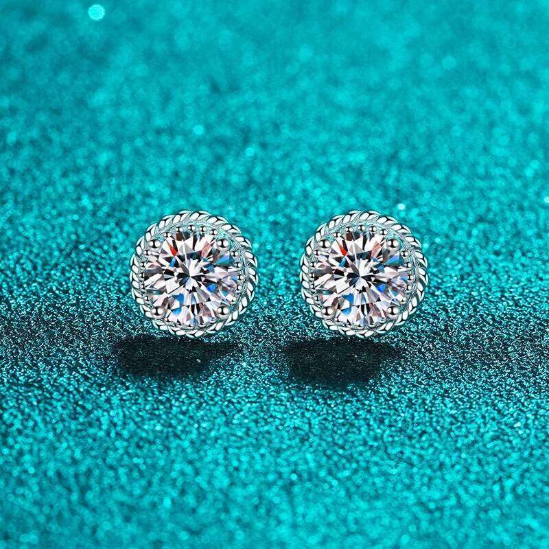18K gold inlaid diamond paired with 0.3Ct moissanite style Pt950 platinum fashionable and simple earrings d67