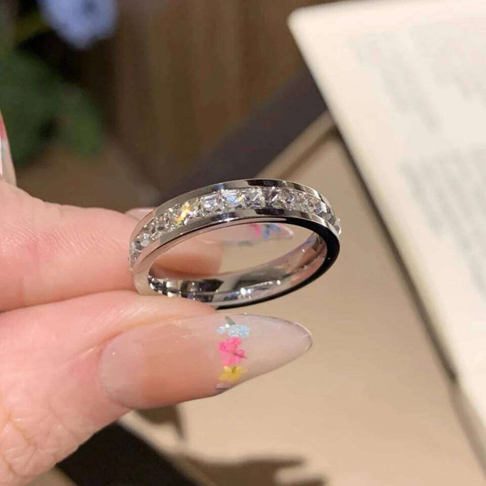 ZAKOL Single Row Square Zircon Rotating Ring for Women Shiny Crystal CZ Starry Couple Rings Aesthetic Creative Jewelry Gift