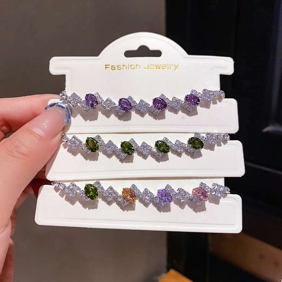 Jewellery High Quality Silver Toned Bracelet with Sparkly Mixed Cut Crystals Delicate Chain Design for Daily and Special Occasions Gift Textured Elega