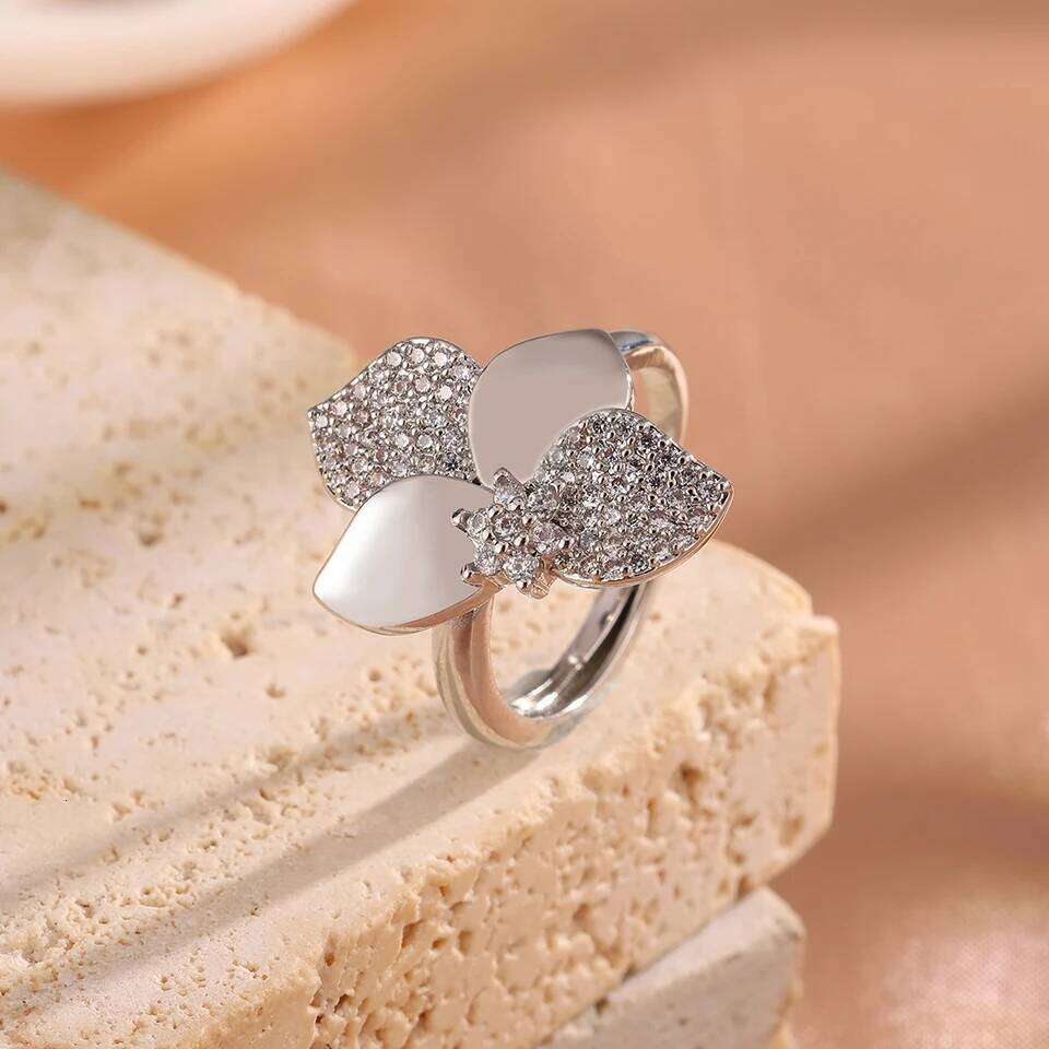 ZAKOL Brand Niche Design Crystal Zircon Leaves Flower Petals Open Rings for Women Exquisite Engagement Party Jewelry