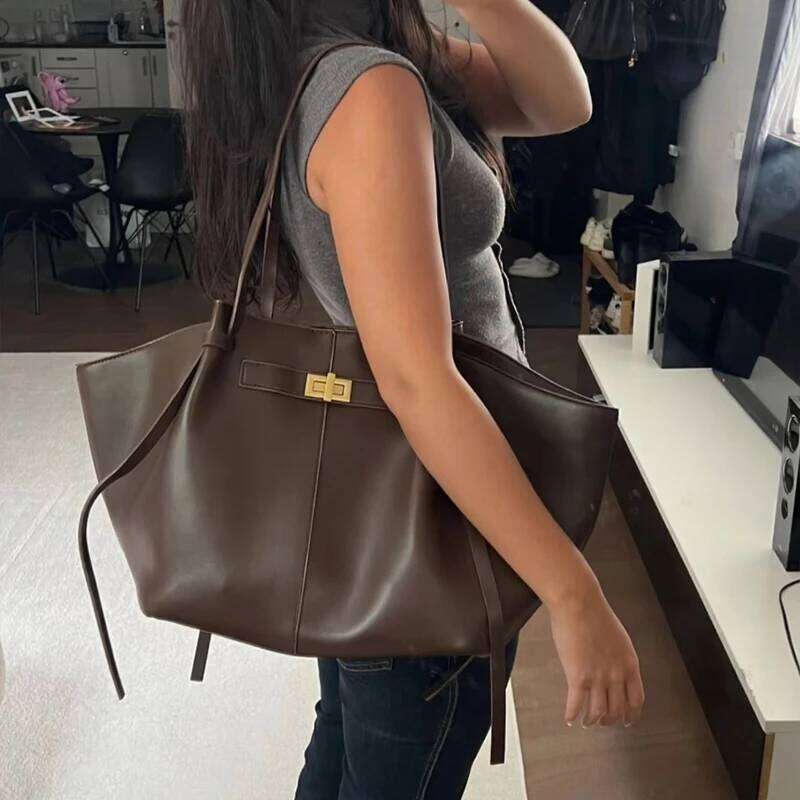 Brand Wing Shaped Handbag Luxury Gold Lock Buckle Design Tote Women Large Capacity Shopping Elegant Commute Underarm Bag MOMOTU