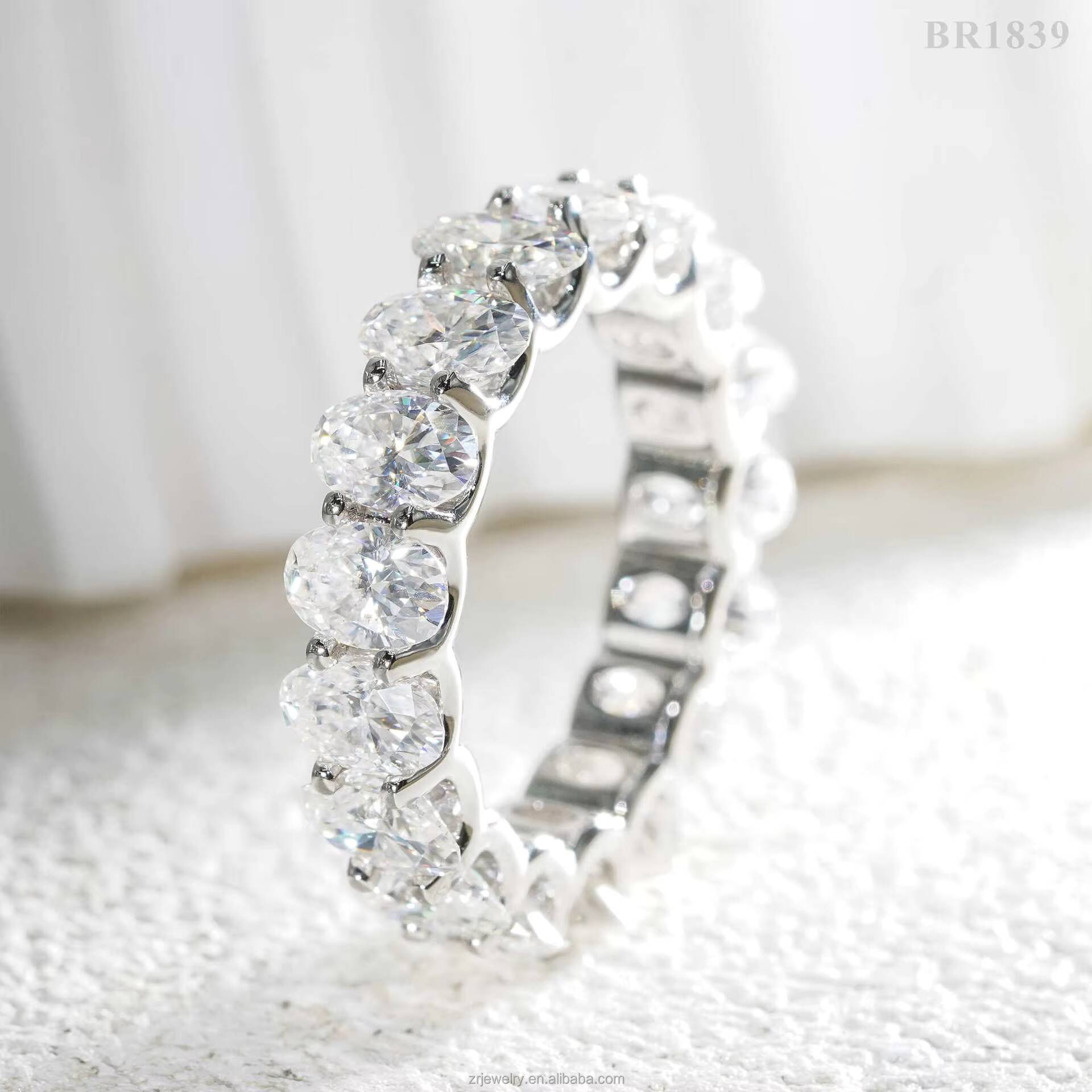 Fine Jewelry S925 Moissanite Eternity Band Ring Oval Cut Wholesale 14K 18K Gold Plated Moissanite Ring