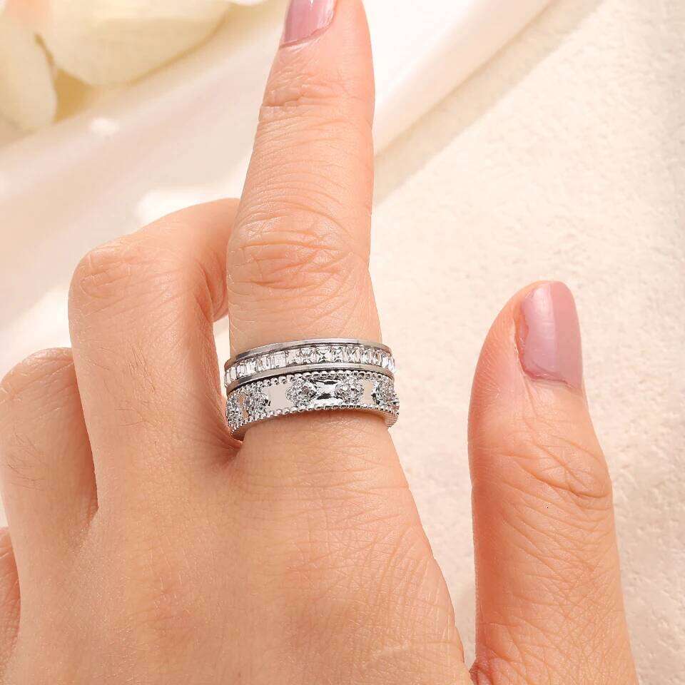 ZAKOL 2Pcs/Set Shiny Square Zircon Inlaid Couple Rings Exquisite Three-Dimensional Small Flowers CZ Fashion Jewelry Gift for Wom