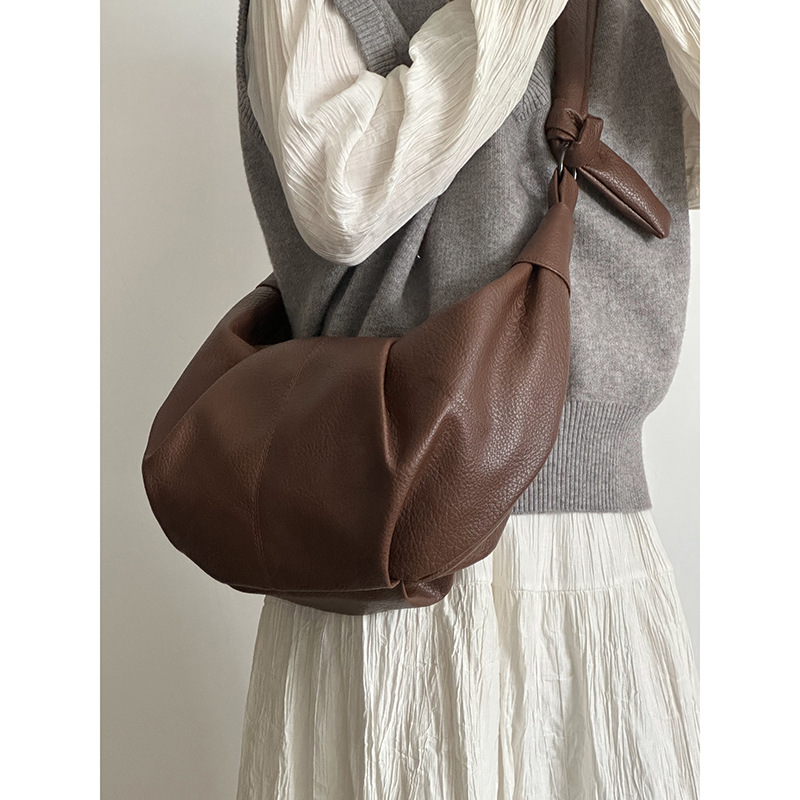 Retro Soft Leather Pleated Dumpling Bag Languid Lazy Wind Leisure Miscellaneous Commuting Shoulder Crossbody Bag Can Be Croissant Bag 2026s hot