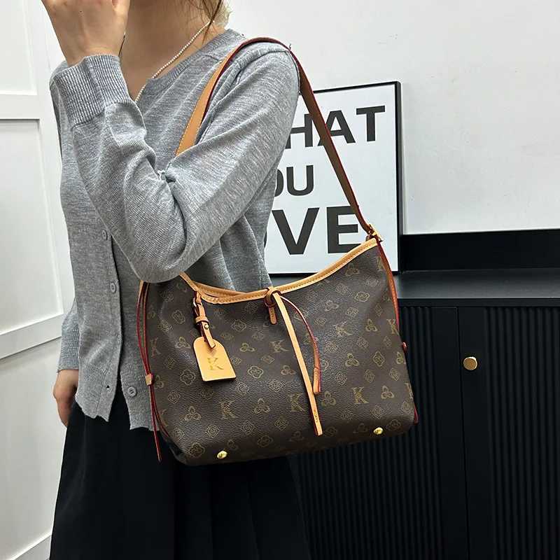 2025 Spacious Luxe Shoulder Bag Versatile Underarm Purse for Women School Commuter Tote Minimalist Day-to-Night Bag Textured H251229