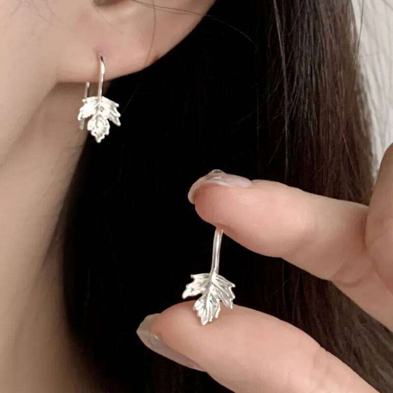 PANJBJ 925 Sterling Silve Maple Leave Studs Earring for Women Plant Texture Office Versatile Simple Accessories Gift Dropship C251227