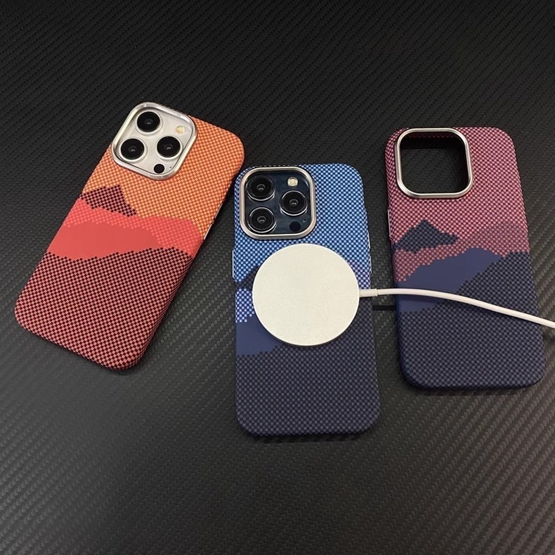 Glow-in-the-Dark Kevlar Texture Compatible with iPhone 16 Magnetic Charging Phone Carbon Fiber Apple 15 Full Coverage Hard Case