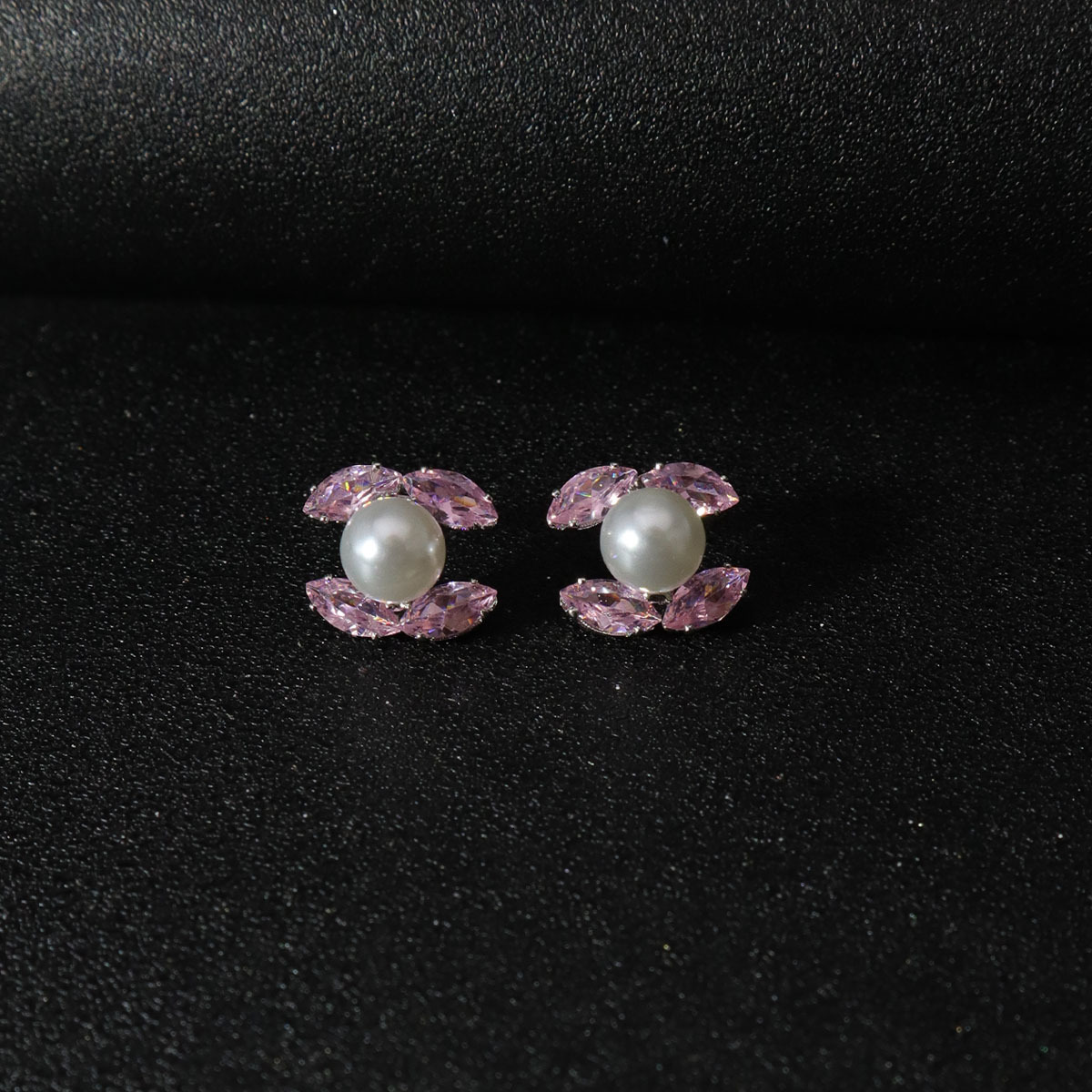 Luxury Brand Designer Jewelry New Pink Zircon Earrings Pearl Light Luxury Studs Simple Fresh Ear Piercing Drop Earrings Versatile Ear Jewelry For Wome
