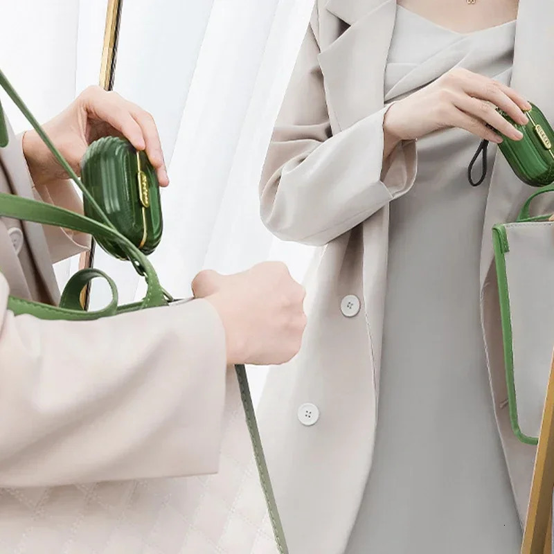 Portable Tearable Roll Paper Sticky Roller Dust Wiper Lint Roller Remover Brush Pet Hair Clothes Carpet Bed Cleaning Accessories 251219