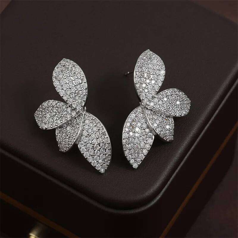 Luxury Shiny Micro-set Zircon Leaf Earrings for Women Exquisite AAA CZ Symmetrical Earring Wedding Jewelry