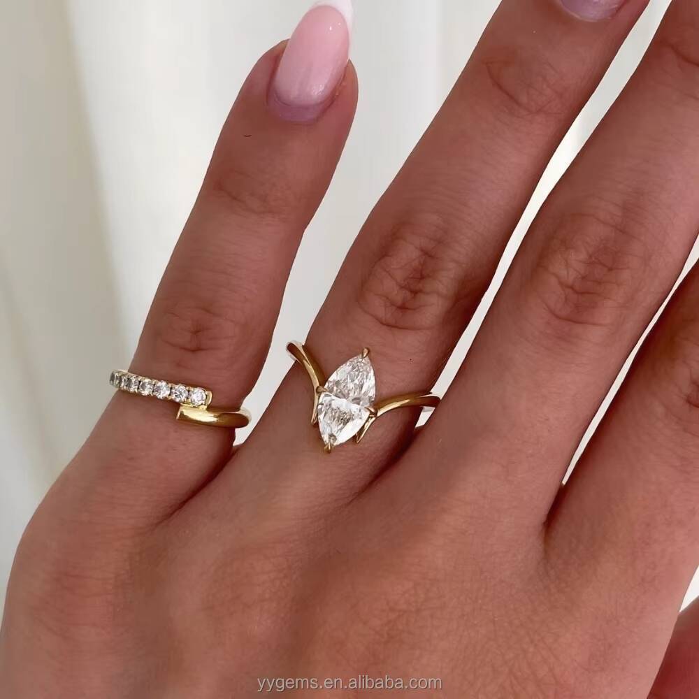 Yu Ying Custom Gorgeous Marquise Solitaire 18K Yellow Gold Rings 25CT Eye Moissanite Diamond Fine Jewelry Women Wedding Rings