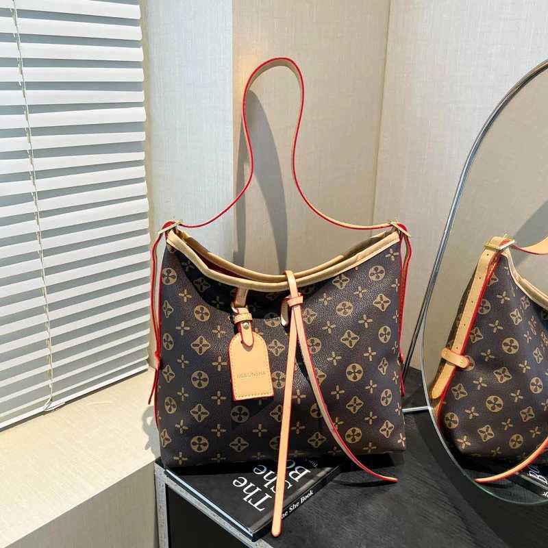 Hand Bags For Ladies Genuine Leather With Elegant StiTChing Compact Yet Practical Great For Gift Giving H251229