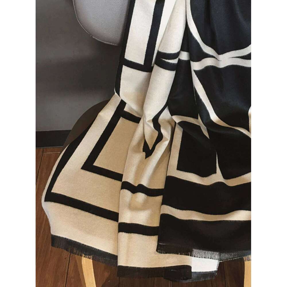 Premium Black Scarf for Women Winter Fashionable Korean Style Versatile Warm Neck Warmer Large Outerwear High-End 25M1229