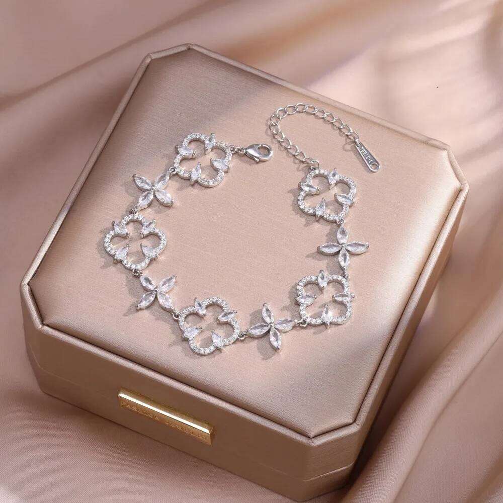 ZAKOL New Full Zircon Hollowed Out Four-leaf Flower Bracelet High-End Luxury Jewelry Accessories Gift for Women