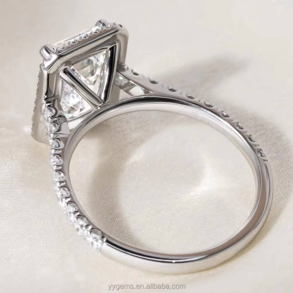 Yu Ying Best Selling 4CT Emerald Cut Moissanite 14K White Gold Diamond Band Halo Proposal Engagement Wedding Ring Women