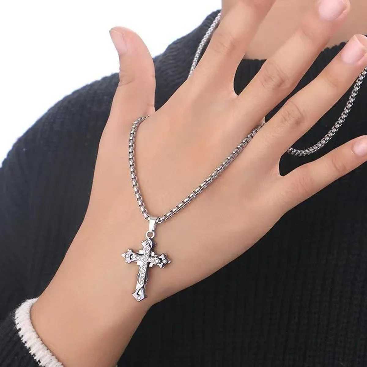 New Stainless Steel Zirconia Cross Necklaces Hypoallergenic Light Luxury Jewelry for Women Daily Party Summer Series Y251227