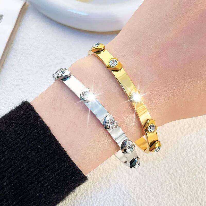 ZAKOL New Five-leaf Flower Heart Zircon Inlaid Stainless Steel Bracelet for Women High Quality Waterproof Jewelry Gift Clover