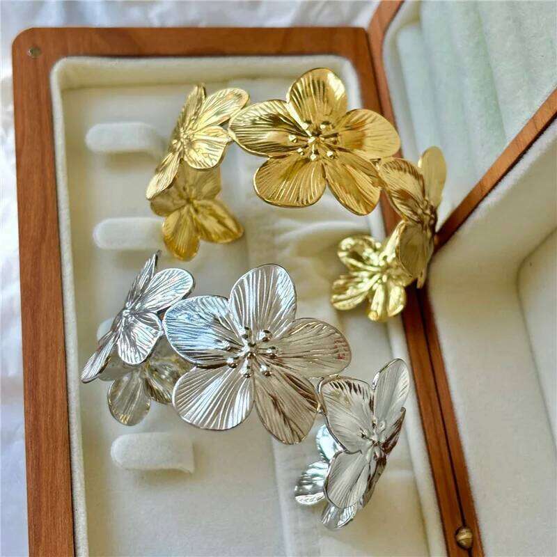 2025 New Personality Wide Flower Bracelet Opening Geometric Adjustable Hand Jewelry Party Gift 25H1229