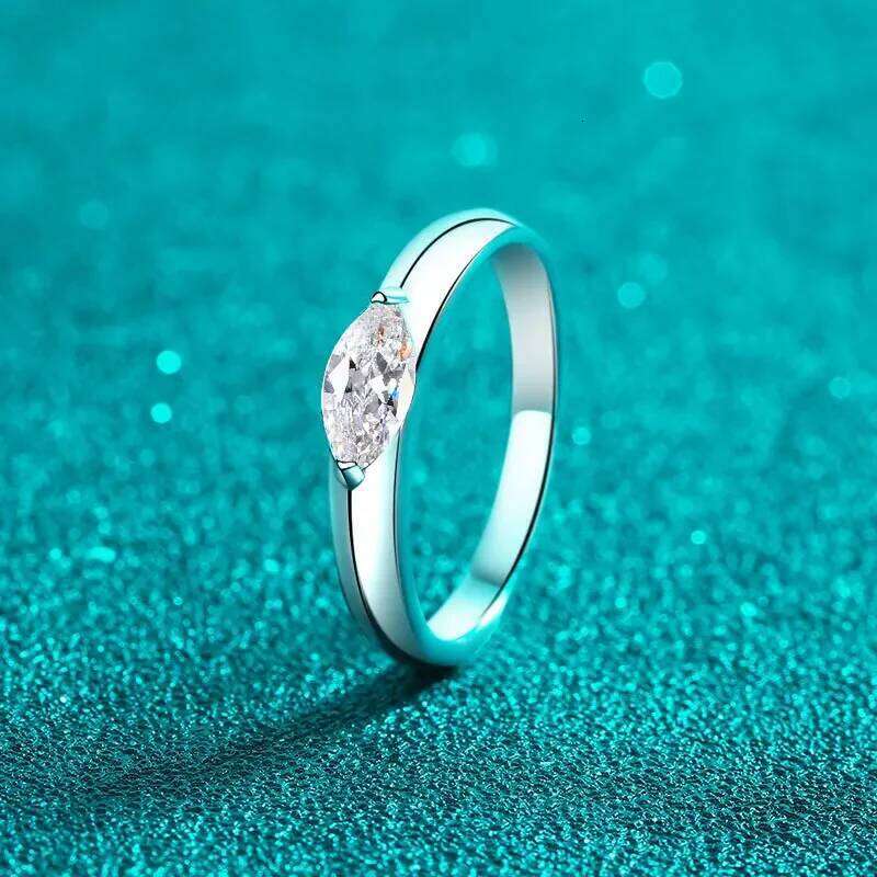 18K Gold Inlaid Women's Horse Eye Minimalist New Niche High-end Design Ring, PT950 Platinum Moissanite d0c