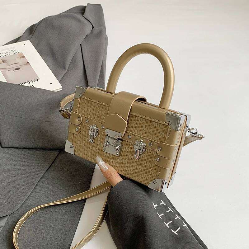 Elegant Leather Clutch Bag For Women With Vintage Flair Casual Style And Trendy High End Designer Inspiration LEMON KOKO