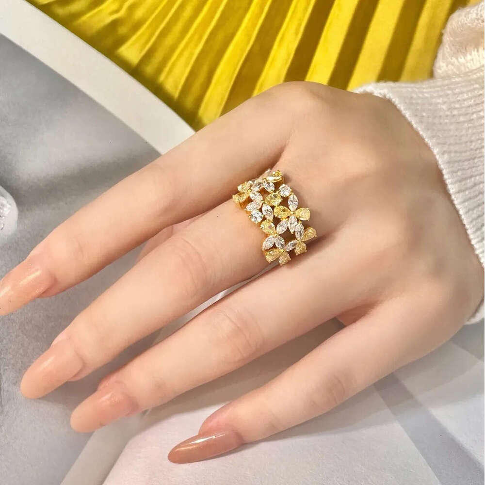Designer Jewellery High Quality 18K Plated Water Drop Shape Micro Pave Diamond Ring Small Yellow Flower Design for Wedding Occasions Gift Textured Nic