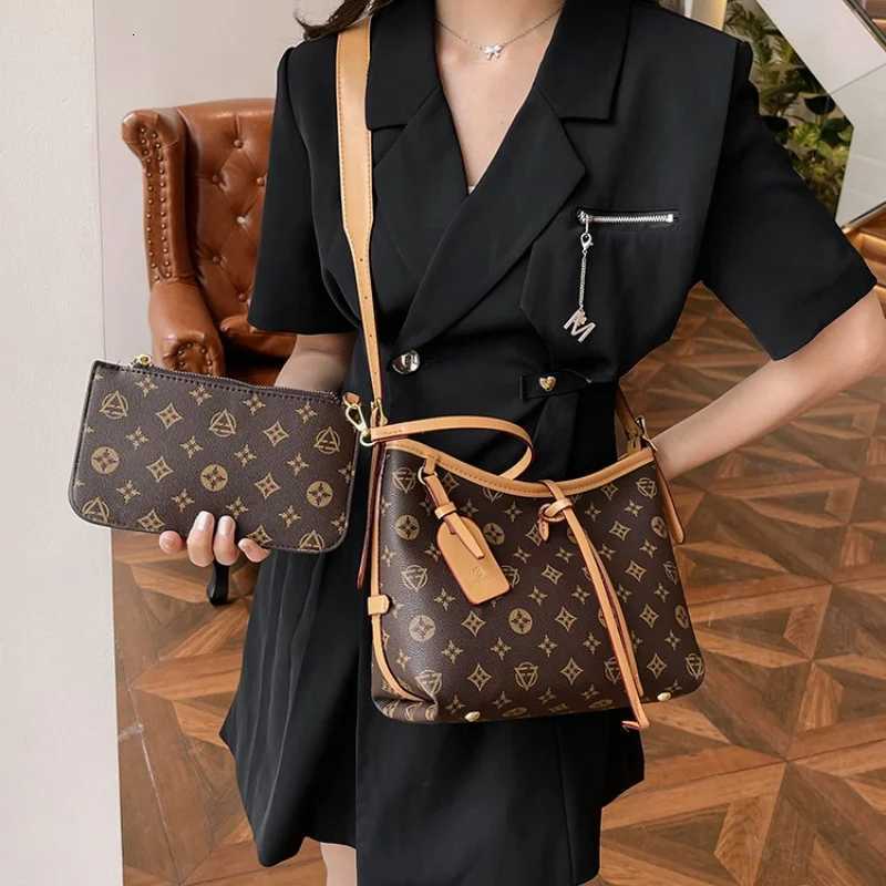 2025 Must-Have Womens Tote - Light Texture Portable Large Capacity Fashion Printed Commuter Shoulder Messenger H251229