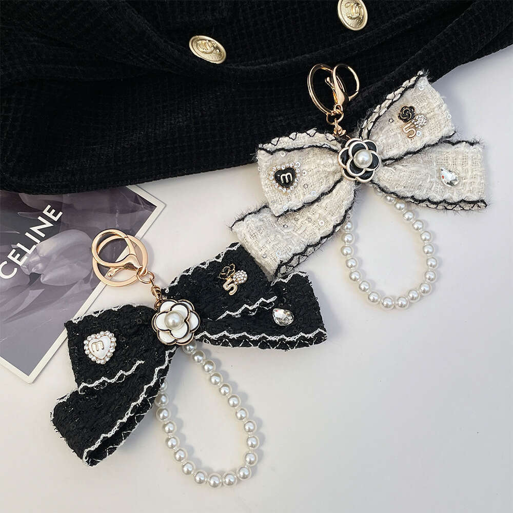 Camellia Pearl Chain Keychain Designer Bow Keyring Bag Decoration Pendant
