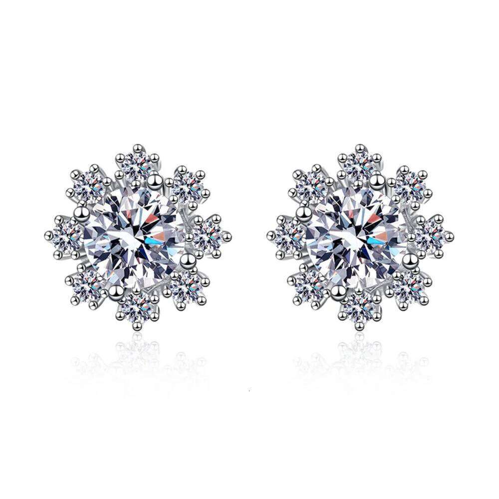 JOIAS HOME Women's S925 Sterling Silver Romantic Snowflake D color Moissanite Stud Earrings Simple Queuing Available Jewelry d9d