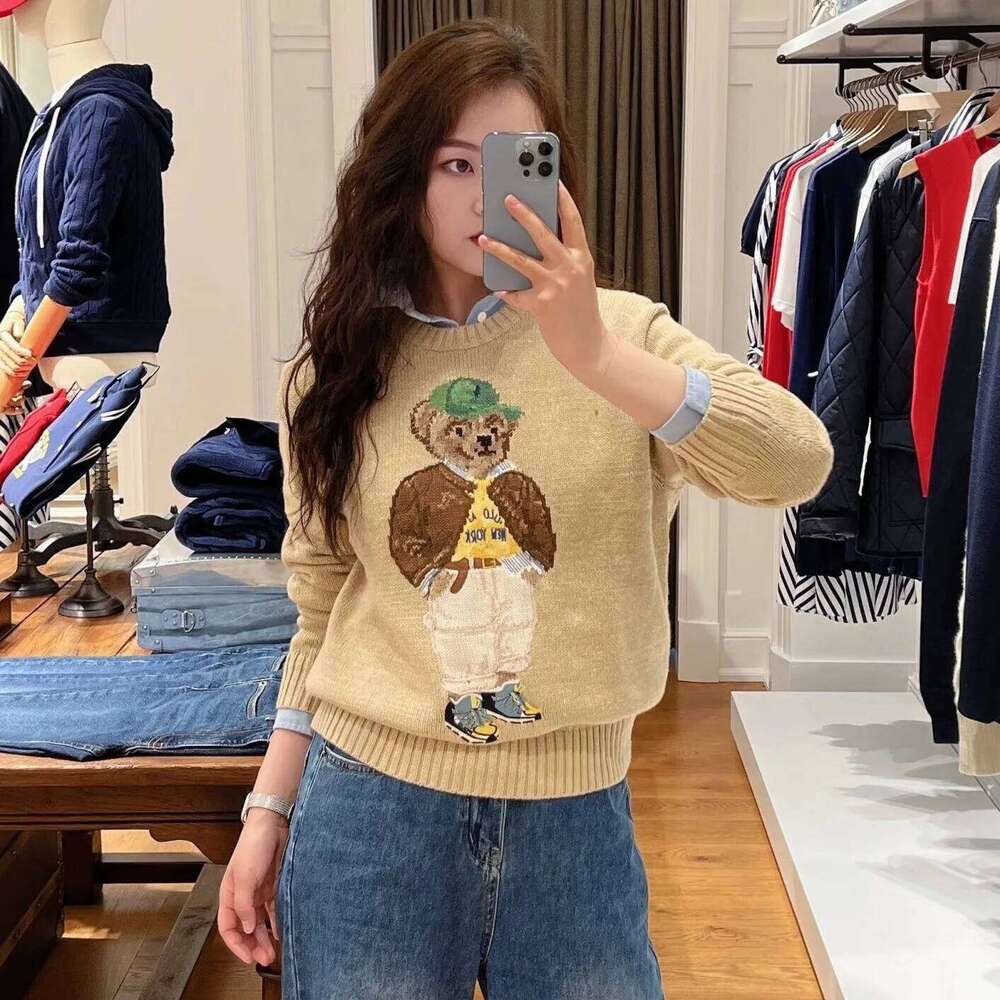 Vintage-Inspired Women's Embroidered Sweater - American College Style Knit Top, Round Neck Retro Fit Pullover, Cozy Fall Winter