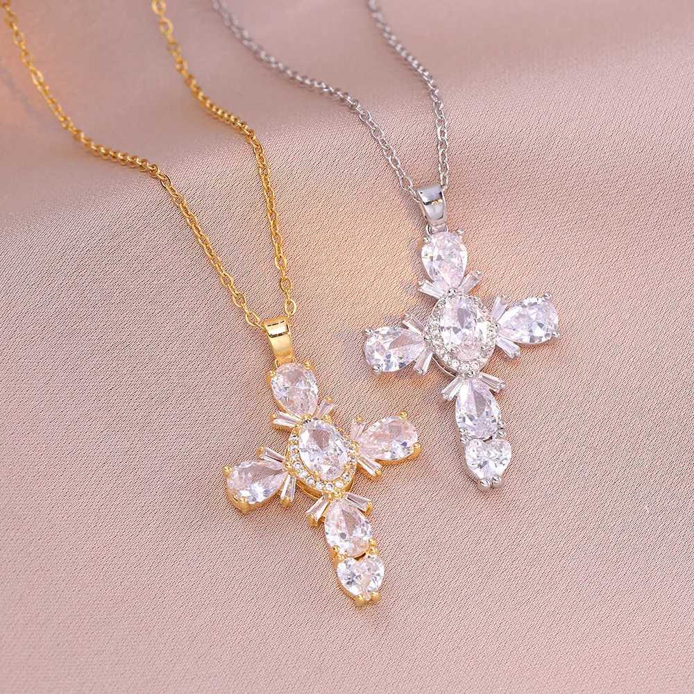 Luxury Bling Zircon Cross Pendant Necklace for Women Men Stainless Steel Chain Cool Fashion Cross Jewelry Accessories Gifts Y251227