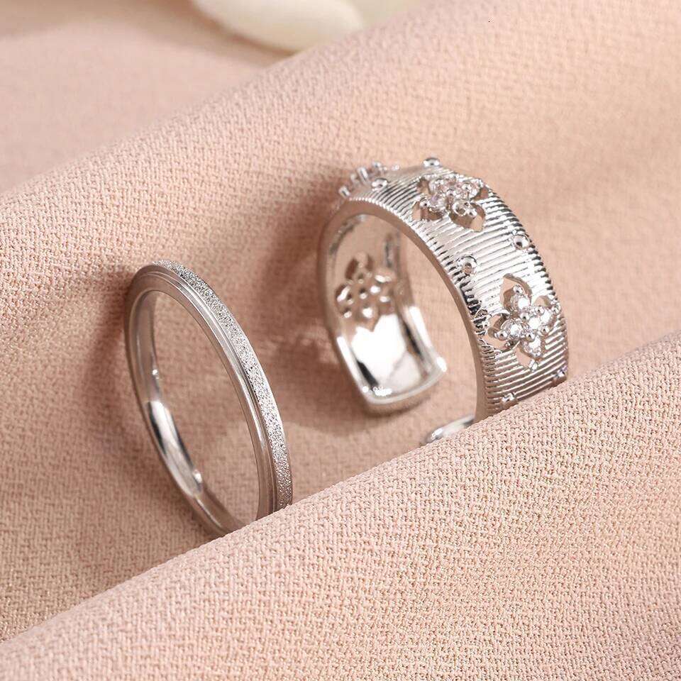 ZAKOL Fashion Four-leaf Flower Design Stacked Stainless Steel Ring Shiny Frosted Texture Finger Rings for Women Daily Wear