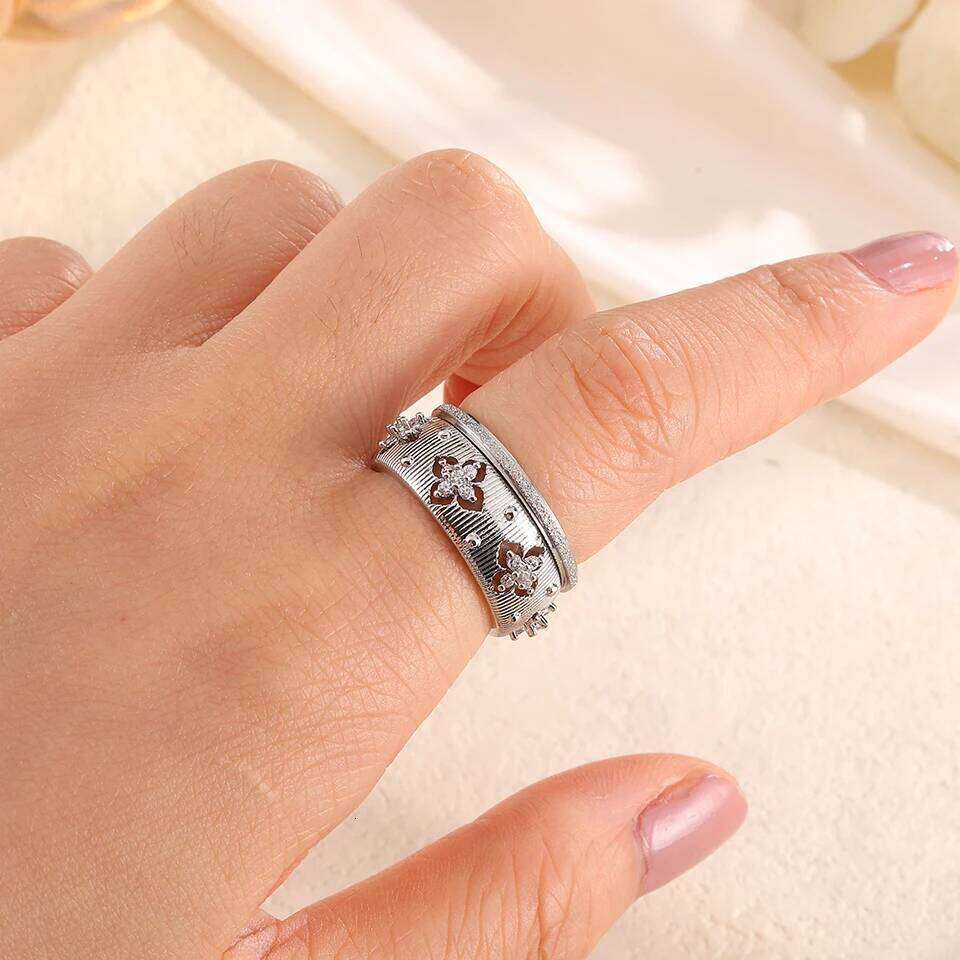 ZAKOL Fashion Four-leaf Flower Design Stacked Stainless Steel Ring Shiny Frosted Texture Finger Rings for Women Daily Wear