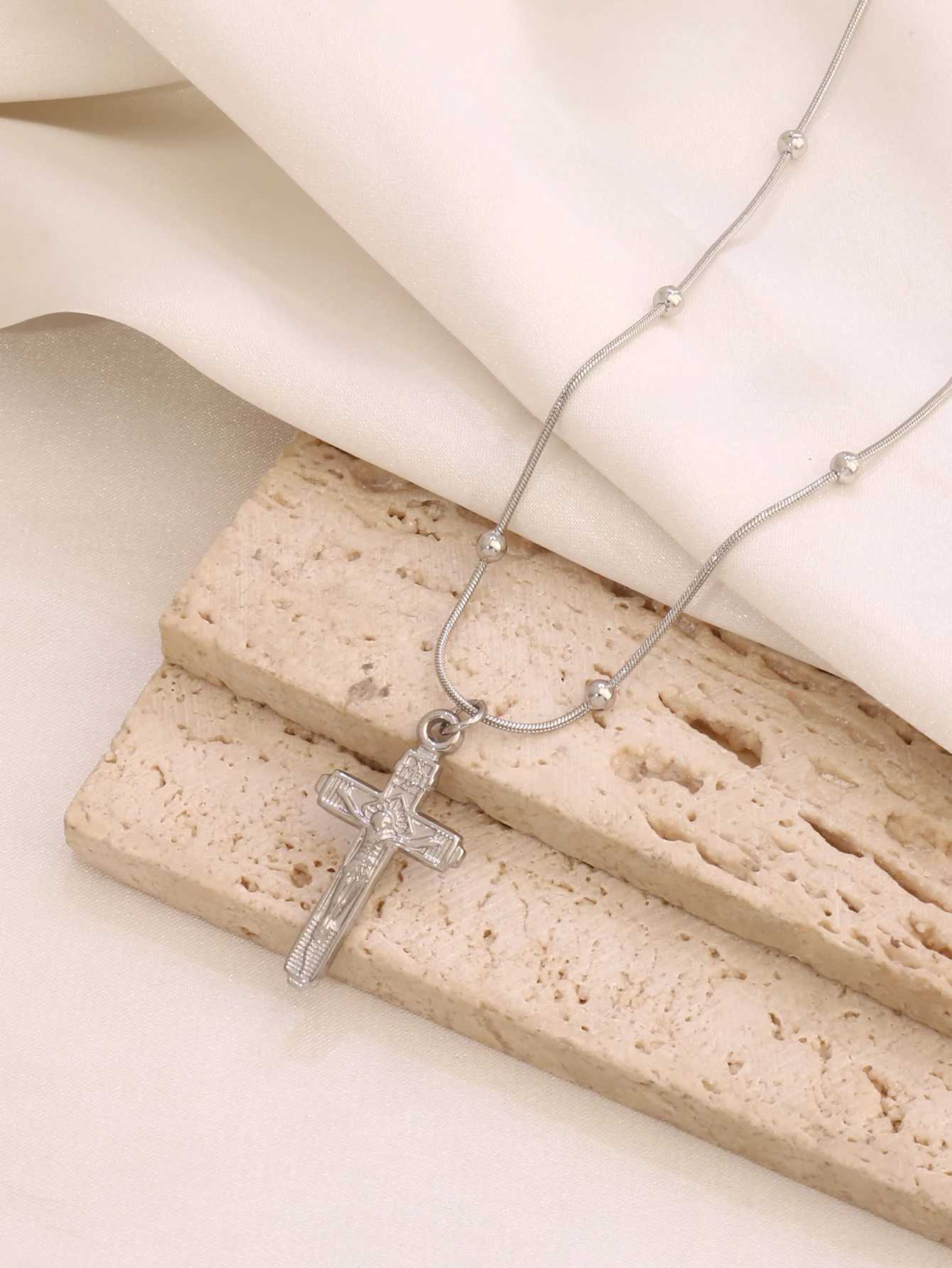 316L Stainless Steel Christian Jesus Cross Pendant Necklace For Women Men Religion Charms Necklaces Jewelry Prayer Baptism Gifts Y251227