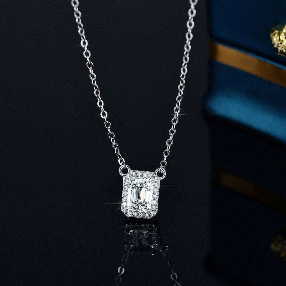 18K gold 2 Ct moissanite necklace women's fashion luxury baguette square diamond PT950 platinum pendant b22