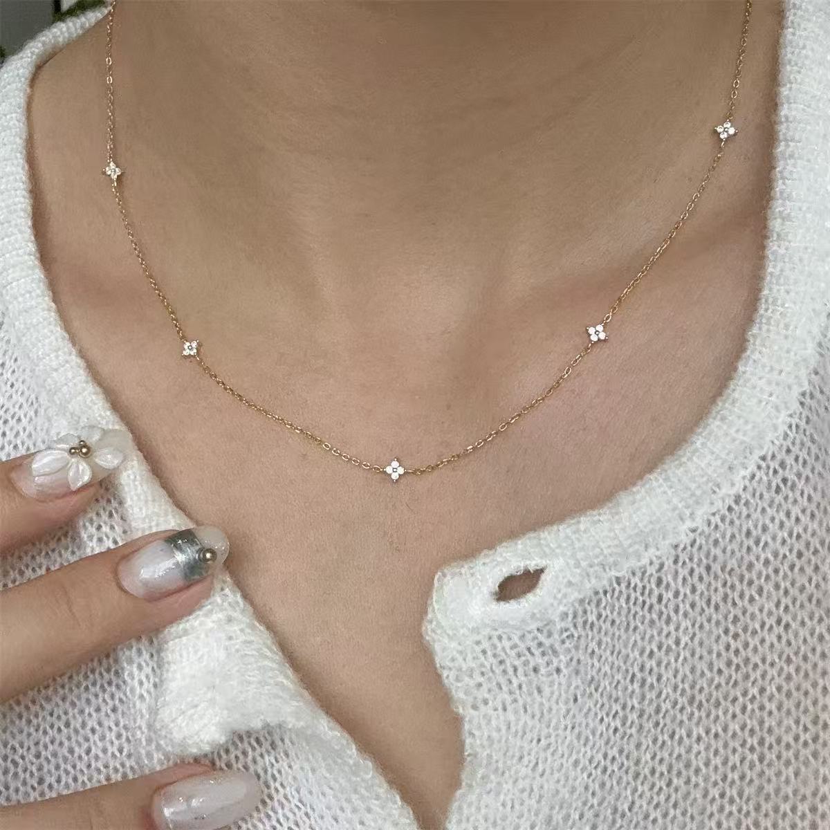 Luxury Brand Designer Jewelry Luxury Brand Designer Jewelry S925 Silver Plated Diamond-Encrusted Four-Leaf Clover Necklace Clavicle Chain Starry Sky S