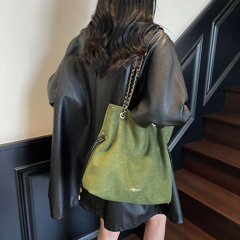 Women's Minimalist Drawstring Chain Bucket - Korean Inspired Fall Fashion