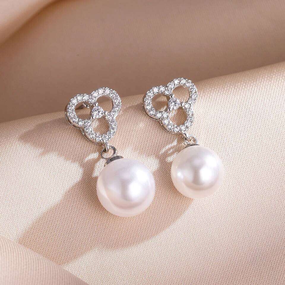 ZAKOL Elegant Shiny Zircon Inlaid Imitation Pearl Drop Earrings for Women Smooth Pearls Bridal Earring Wedding Party Jewelry