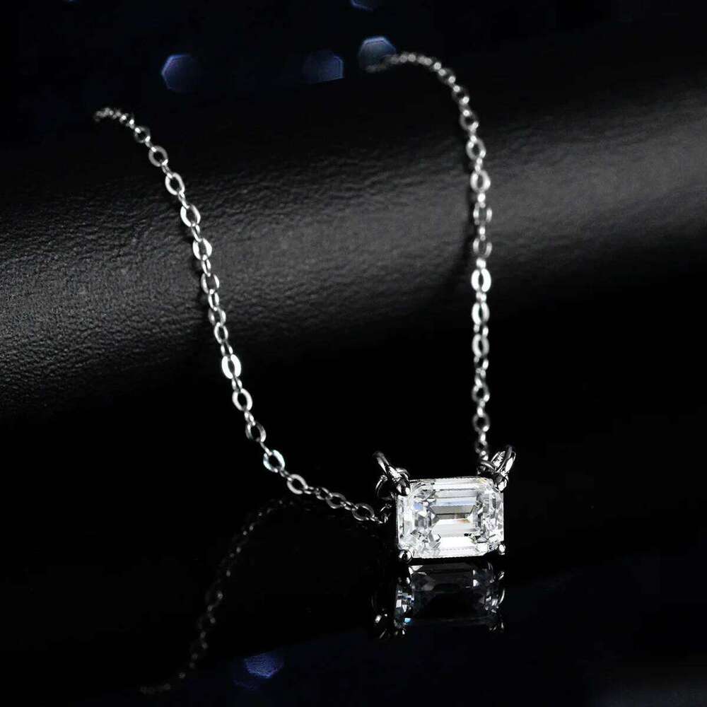 Natural blue topaz 18K gold necklace pendant for women one Ct geometric rectangular moissanite PT950 platinum clavicle chain 527