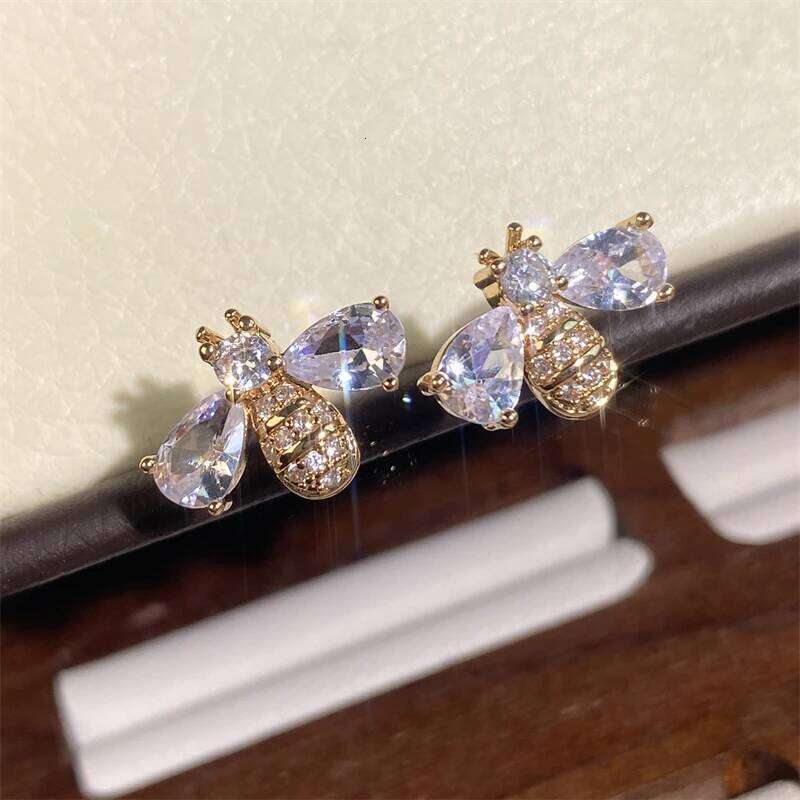 ZAKOL Temperament Cubic Zirconia Insect Bee CZ Stud for Women Delicate Animal Crystal Earrings Jewelry Brincos