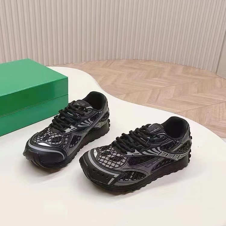 2025 New Designer Fashion Sports and Leisure Women's Shoes Color blocked Couple Shoes