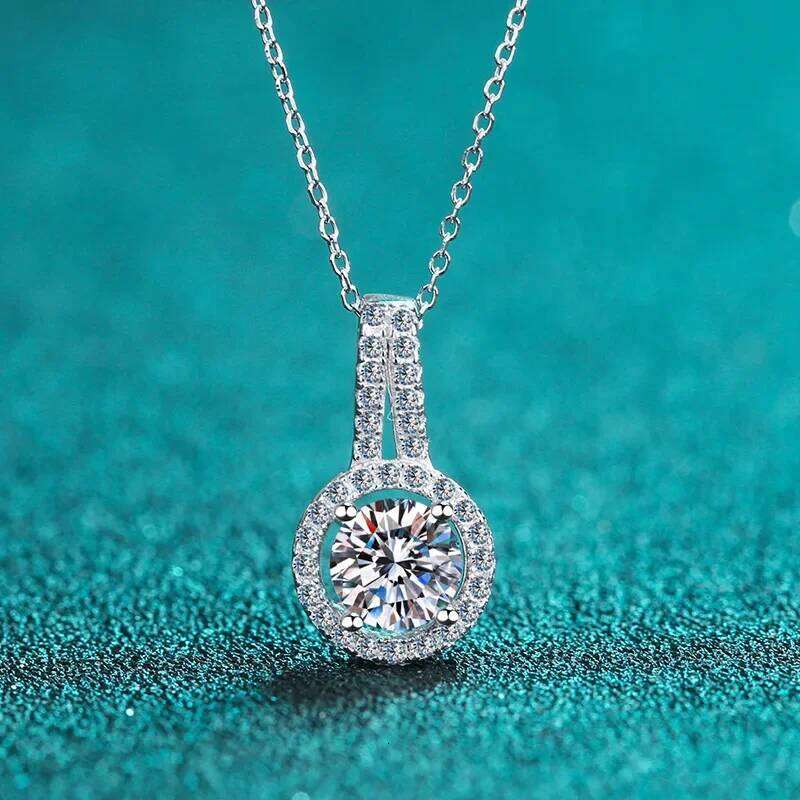 18K gold inlaid new women's collarbone necklace Pt950 platinum diamond simple round moissanite fashion pendant a68